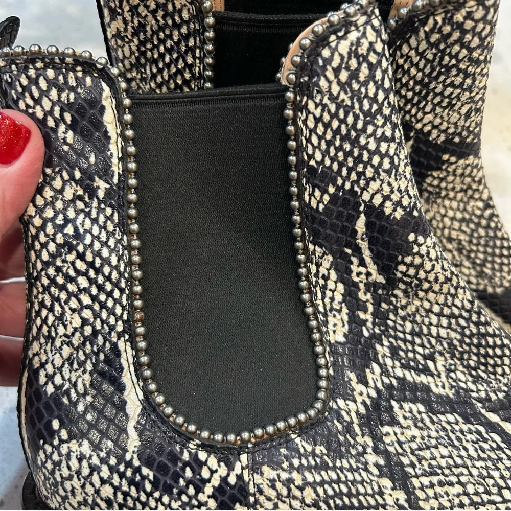 COACH Women's Bowery Snakeskin Beadchain Chelsea Booties 8M‎